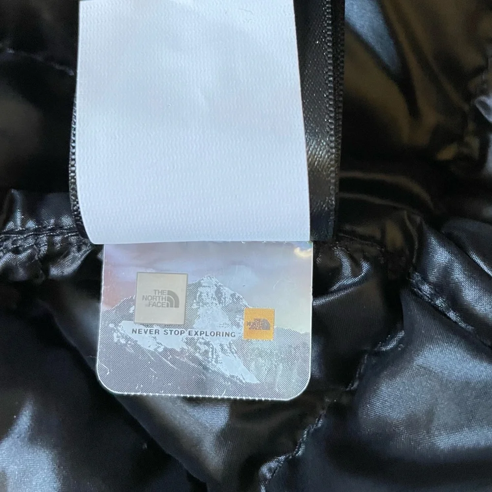 The North Face Women’s ThermoBall Eco Parka In Black - Picture 8 of 8